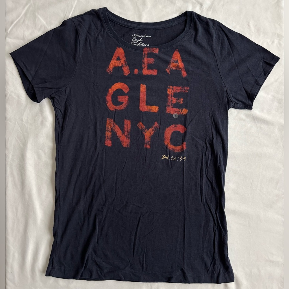 NWT (Y2K) American Eagle graphic T-shirt, dark blue with red print (size L)